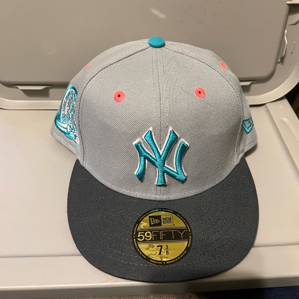 New Era Gray and Black Yankees Hat